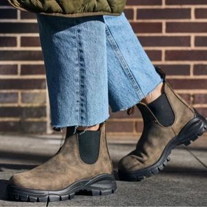 Blundstone Women’s Lug Chelsea Boots #2239, size 9.5 EU 40